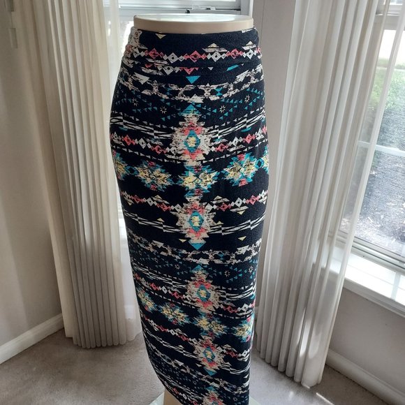 L8teR Dresses & Skirts - L8TER BLACK MUILTI COLOR MAXI LENGTH SKIRT